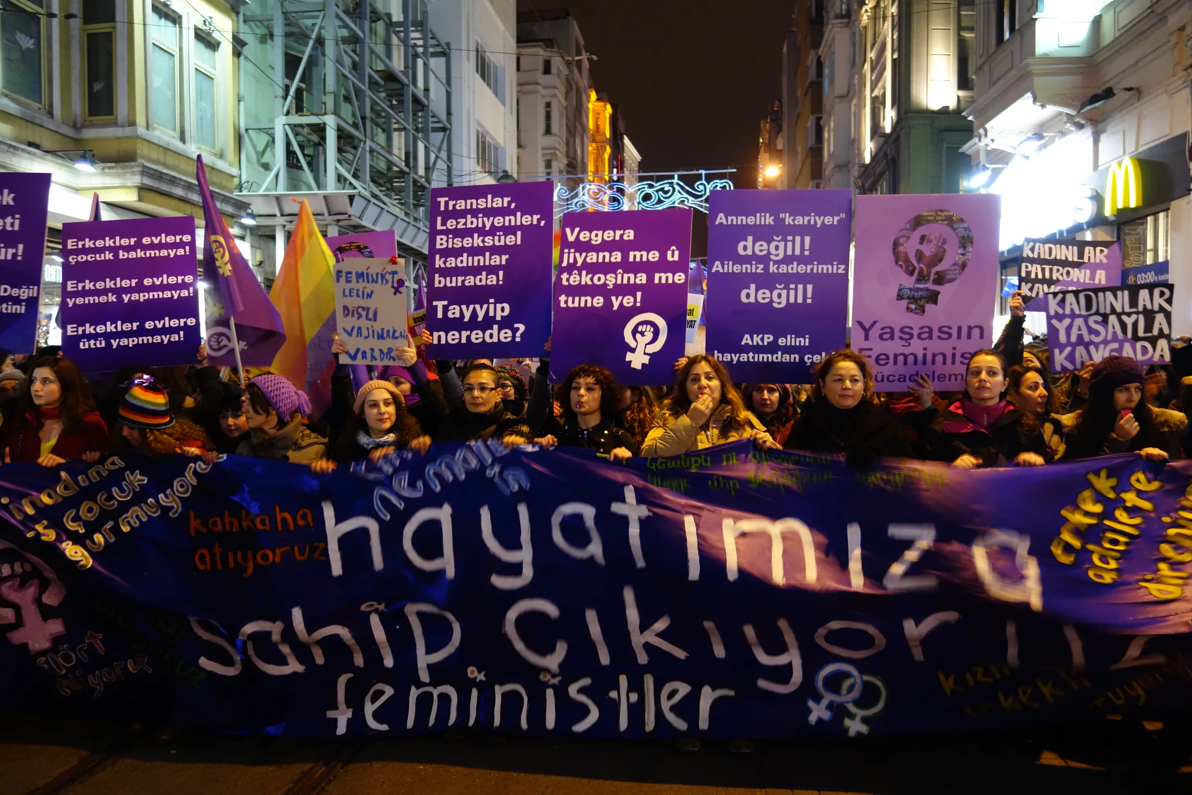 8 Mart Feminist Gece Yürüyüşü