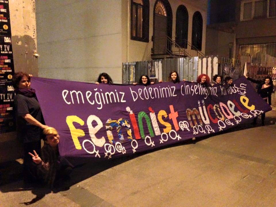 8 Mart Feminist Gece Yürüyüşü / 2016 / Pankart Yazımı
