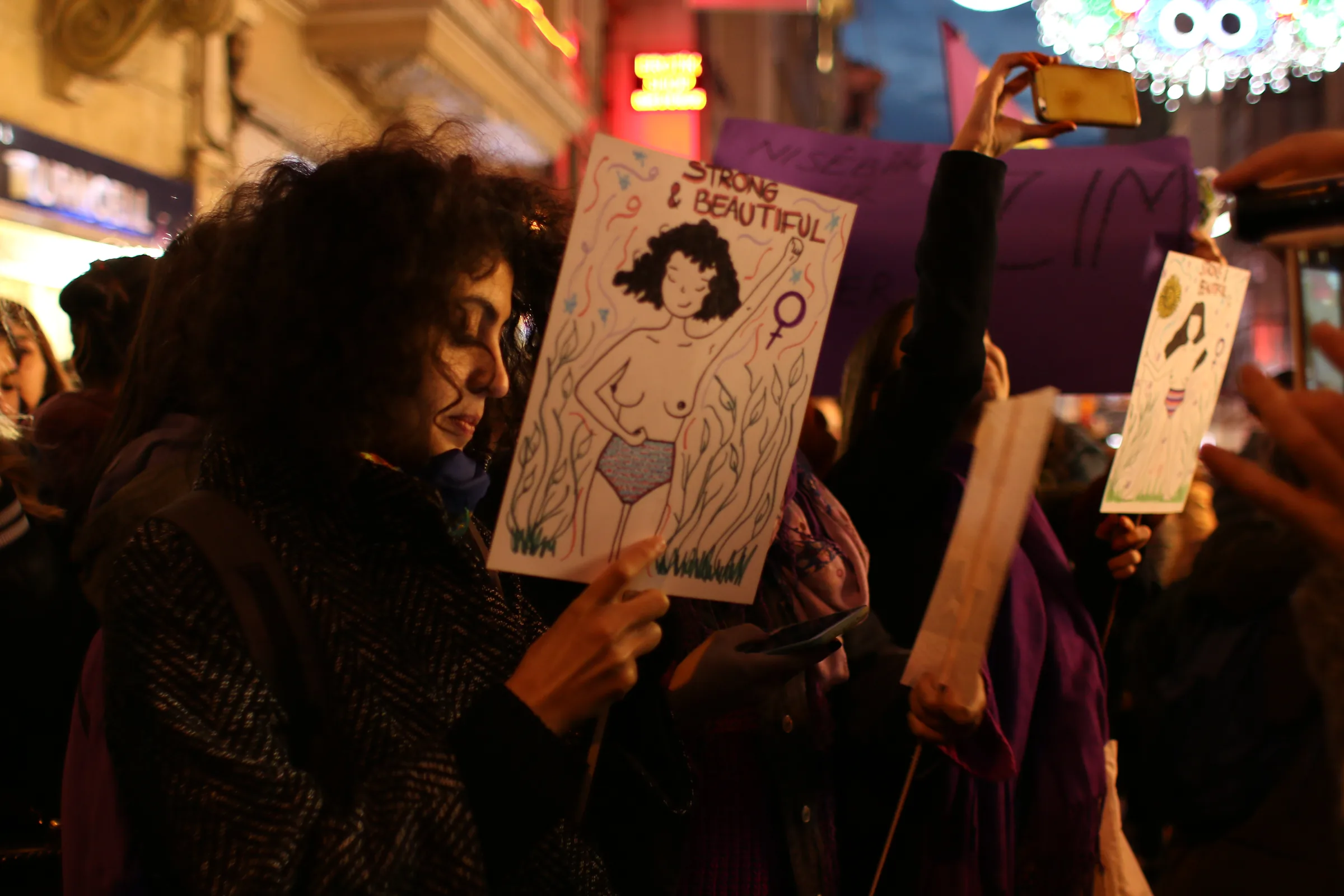 8 Mart Feminist Gece Yürüyüşü