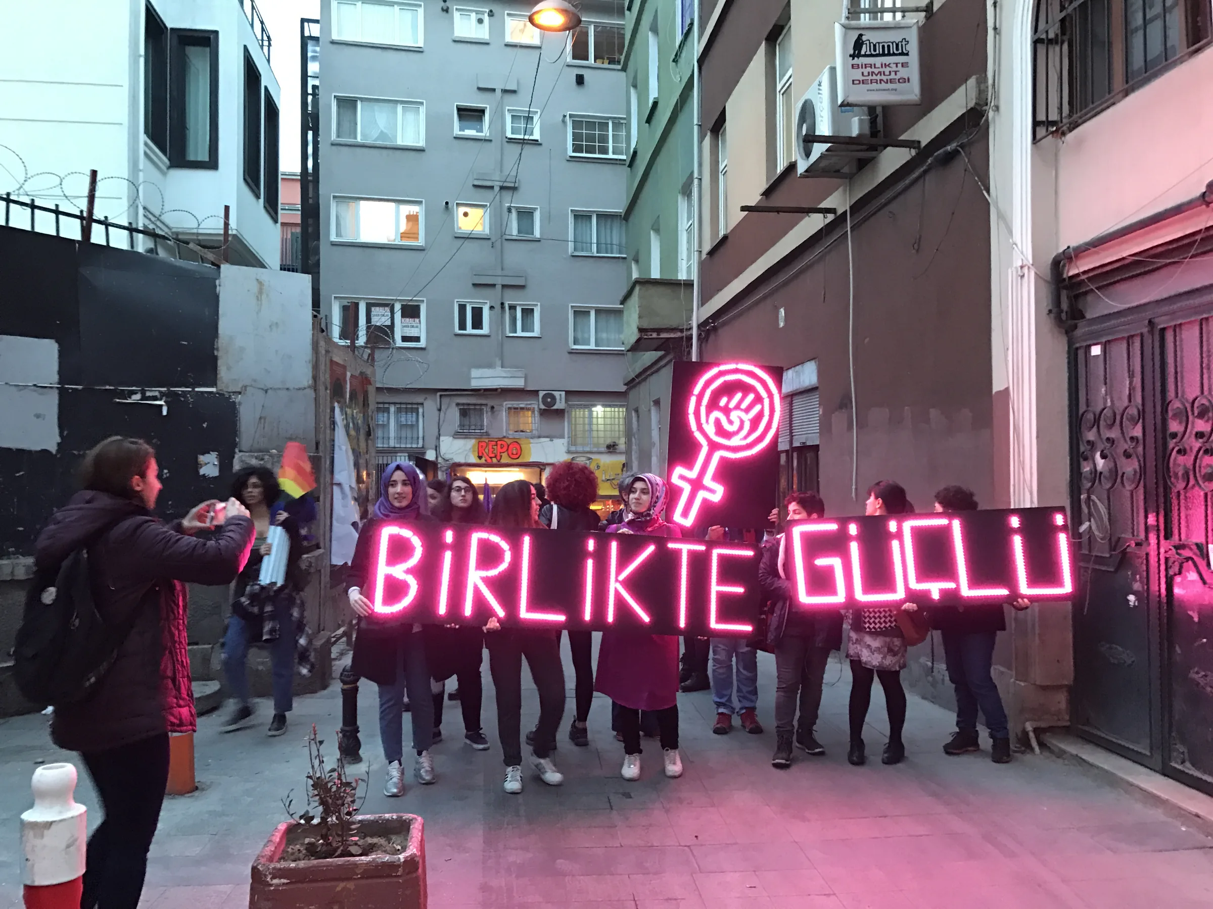 8 Mart Feminist Gece Yürüyüşü