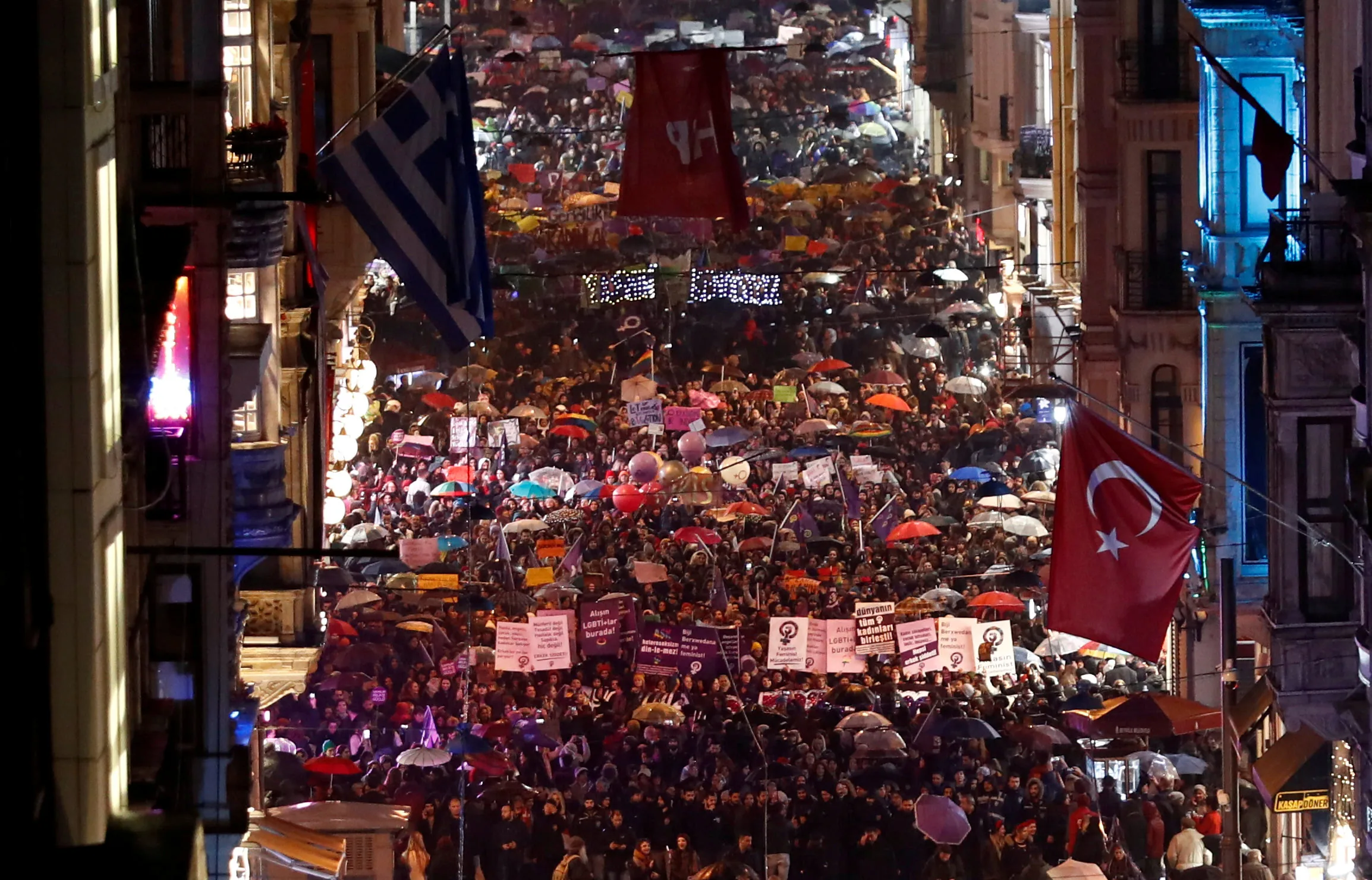 8 Mart Feminist Gece Yürüyüşü