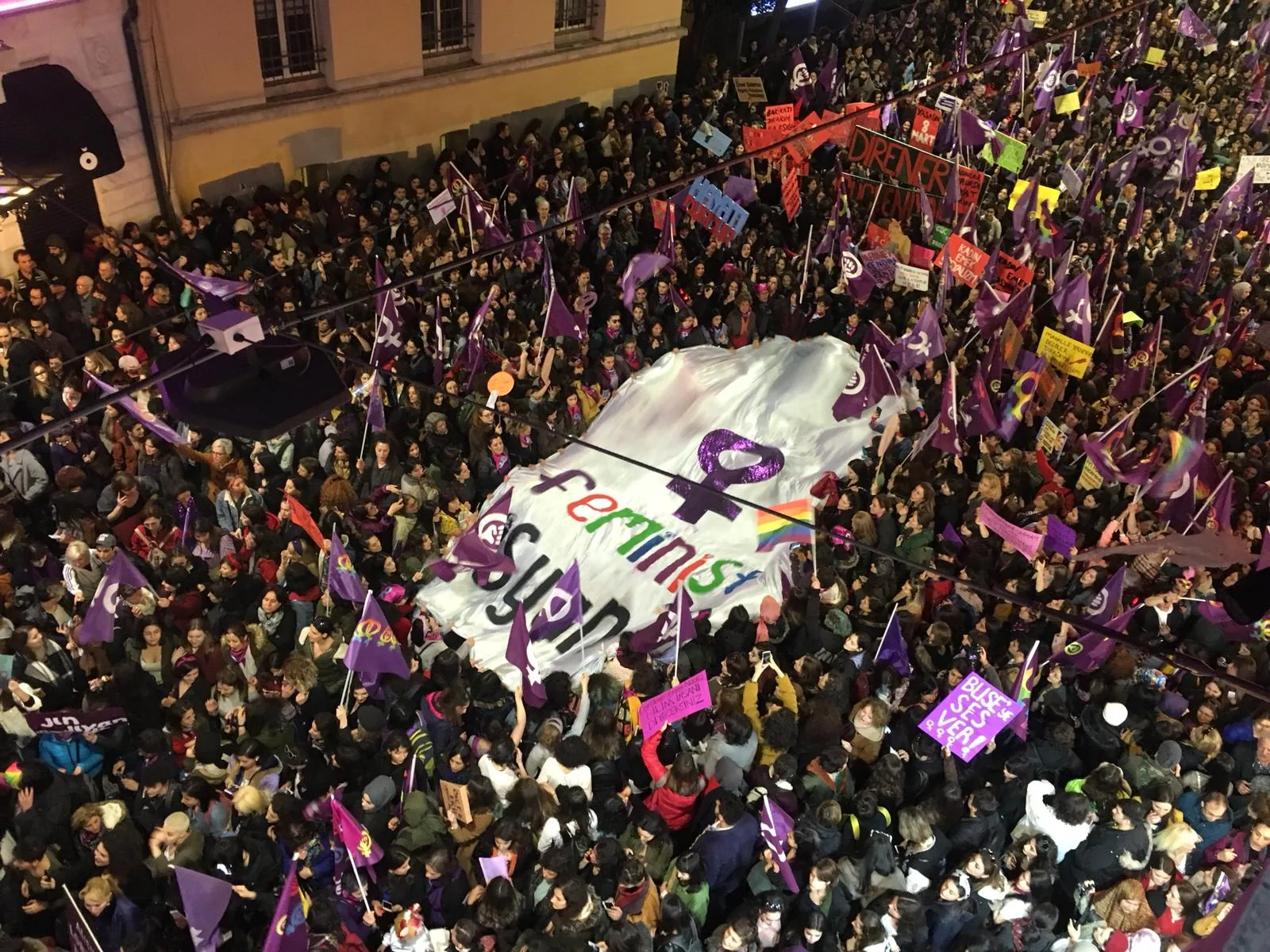 8 Mart Feminist Gece Yürüyüşü