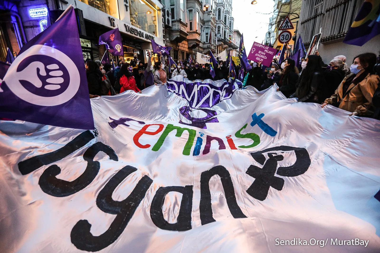 March 8 Feminist Night March / 2021 / Photograph: Murat Bay