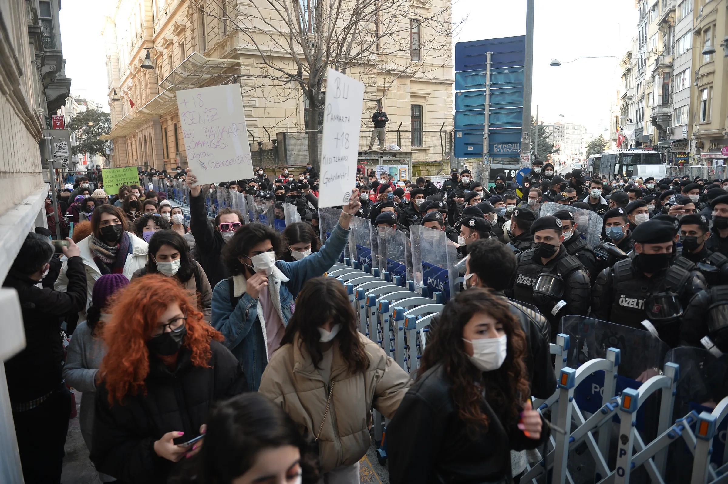 March 8 Feminist Night March / 2021 / Photograph: İbrahim Mase